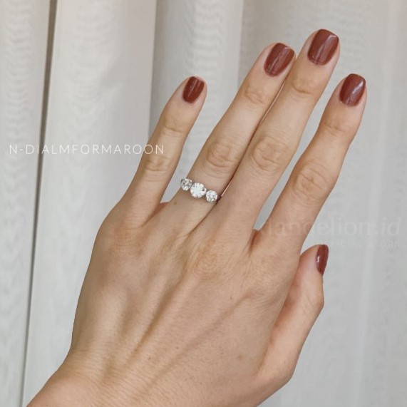 Nailberry - Lak na nehty - DIAL M FOR MAROON | Gratia Natura