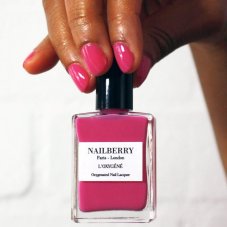 NAILBERRY - Lak na nehty - odstín POMEGRANATE JUICE NAILBERRY - Lak na nehty - odstín POMEGRANATE JUICE