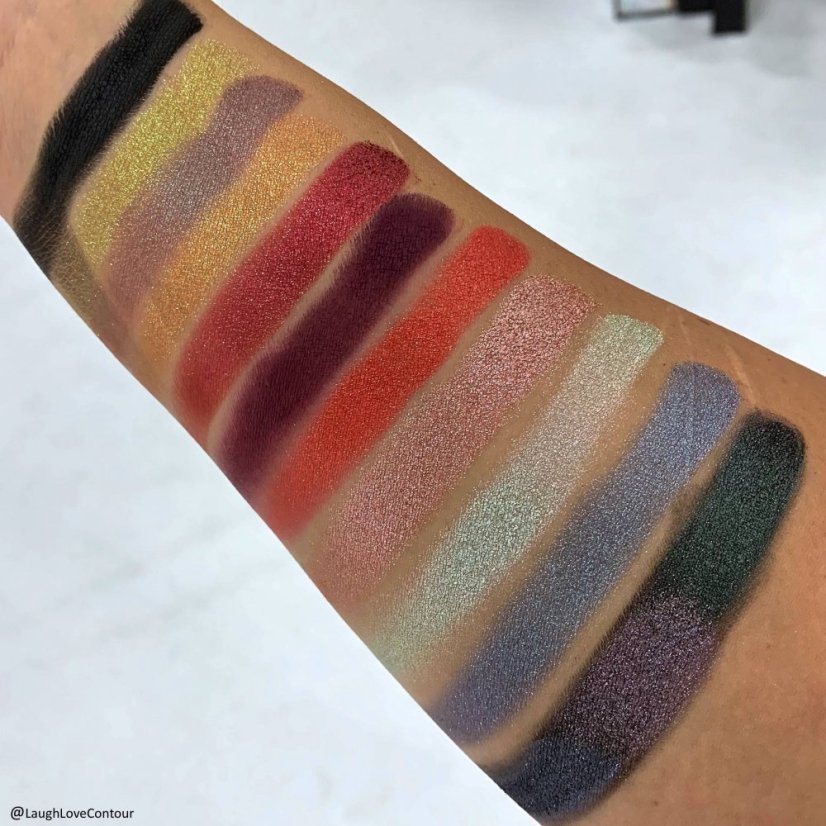 LOVINAH - GODDESS GLOW EYESHADOW PALETTE